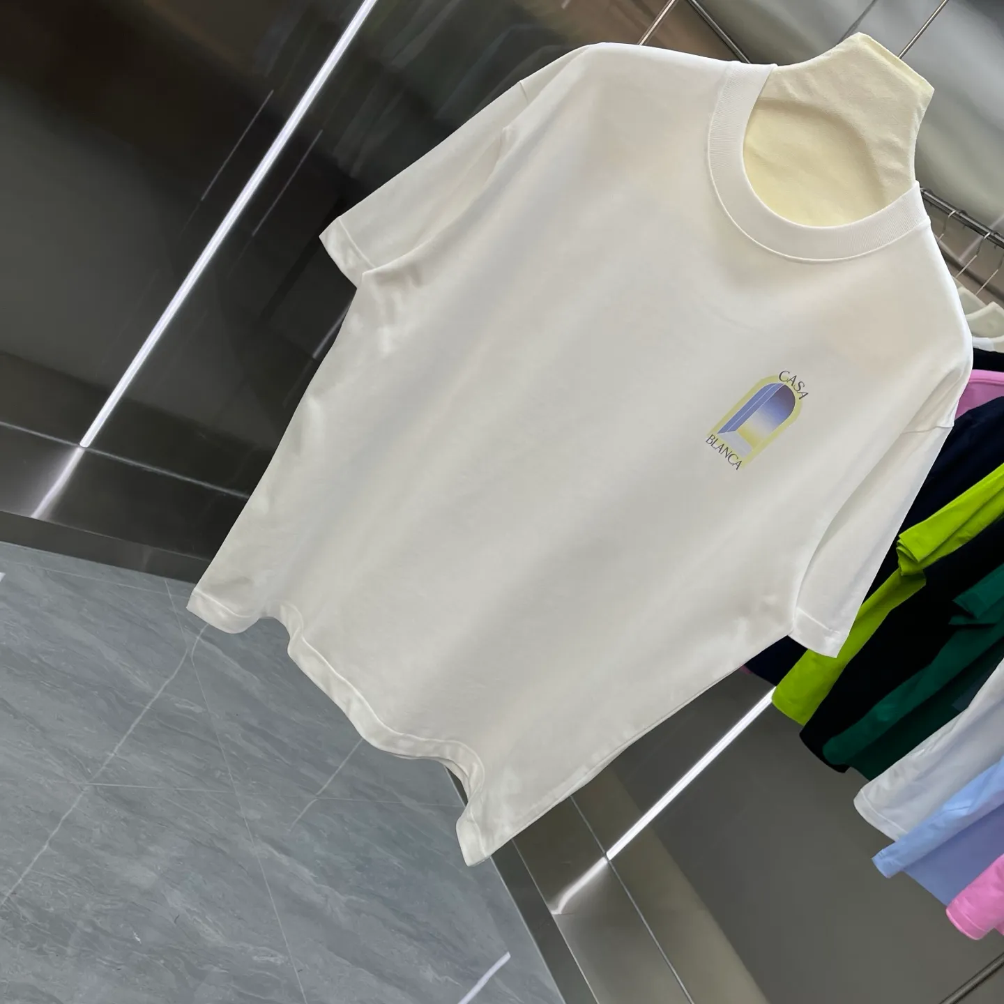 New Arrival Casablanca Casablanca Classic Series printed short-sleeved T-shirt for celebrities. It is made of Xinjiang long-staple cotton ~ grams. The color of the fabric is custom-dyed and will not shrink or fade. It feels comfortable and has a strong texture. A must-have for fashionable men and women, the Classic drop-shoulder wide version is available exclusively in In Stock! Color: White Black Blue fluorescent color Light Green color (5 colors) Size: S M L XL XXL